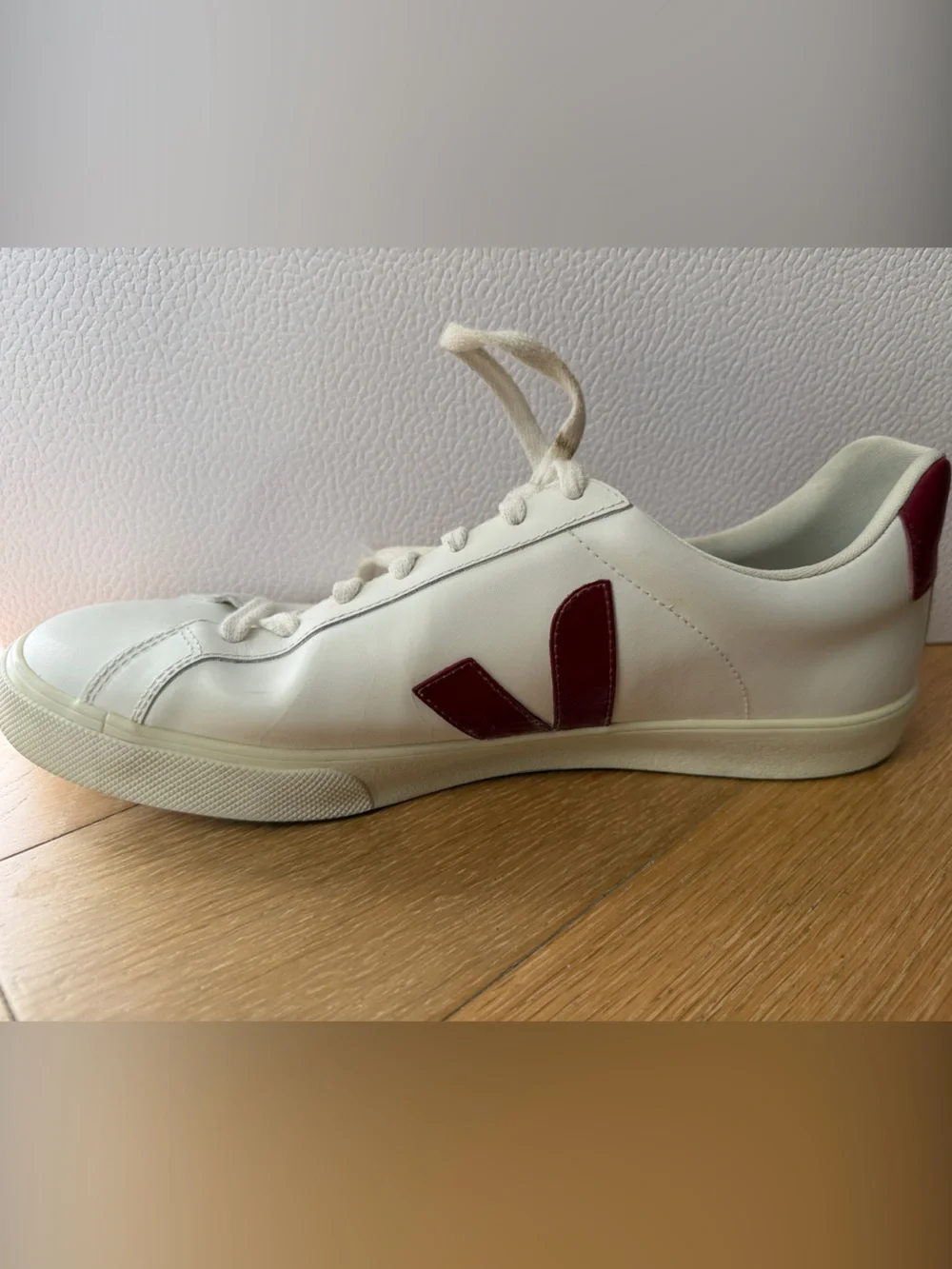 VEJA Esplar Leather White Red - Size 11 Men’s